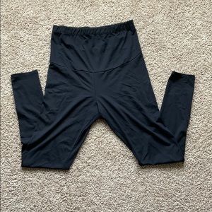 Full belly panel maternity leggings size large